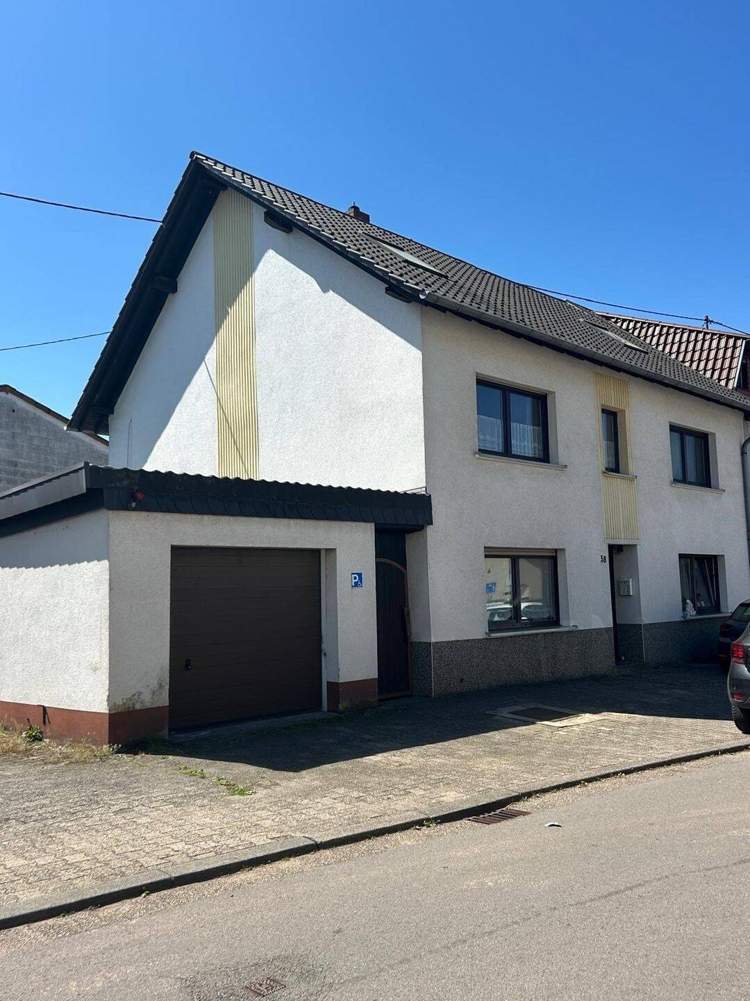 Thumbnail-Renovierungsbedürftiges einseitig angebautes 1 FH mit Ausbaupotenzial in 66589 Merchweiler