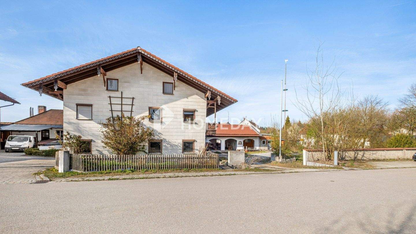 Thumbnail-Charaktervolles EFH mit Doppelgarage - großzügiges Wohnen auf ca. 500 m² Grundstück