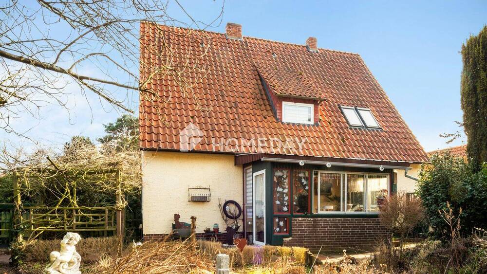 Thumbnail-Gemütliches Einfamilienhaus mit großem Grundstück, 5 Kaminen und Dachterrasse