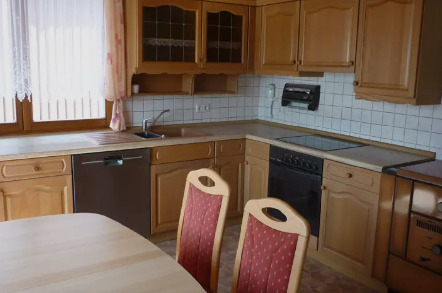 Thumbnail-Freistehendes Zweifamilienhaus mit Einzel- und Doppelgarage in Wartmannsroth, OT