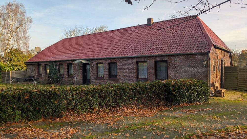 Thumbnail-Charmantes Bauernhaus mit viel Potenzial und großem Grundstück in Zetel