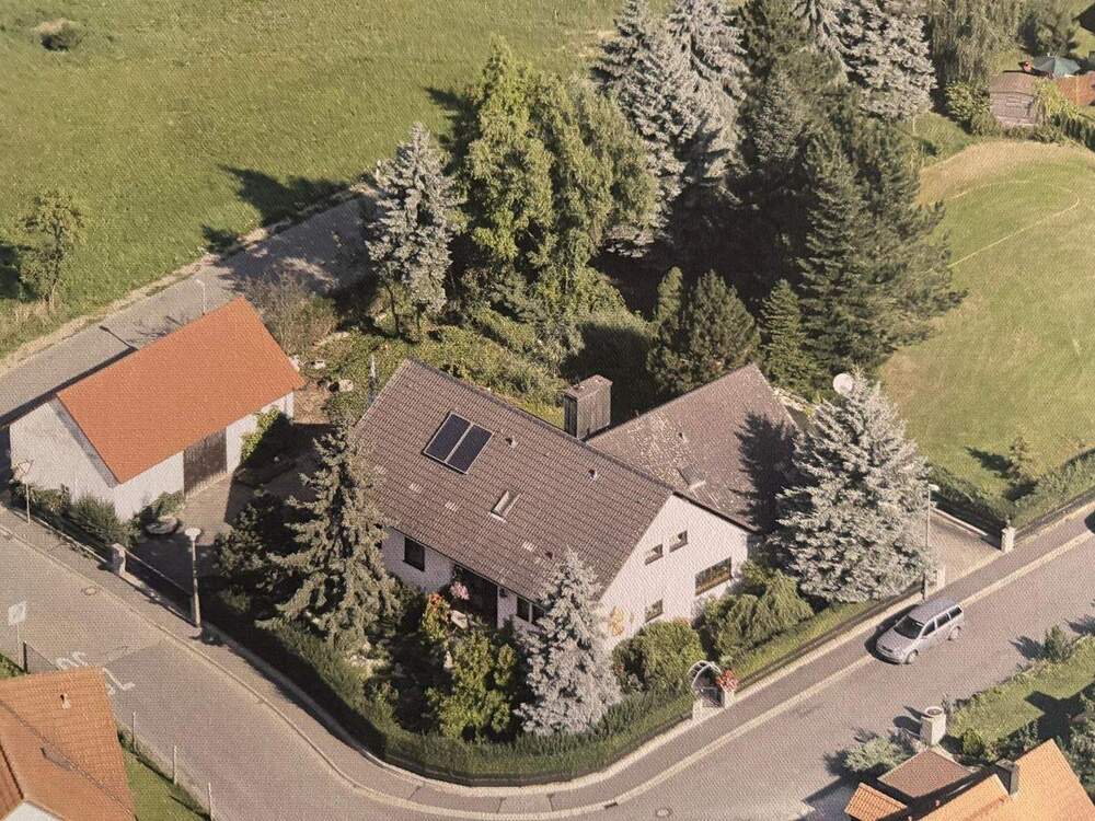 Thumbnail-Viel Charme, viel Platz und viel Potential - Großes Einfamilienhaus mit Scheune in Oberschöllenbach