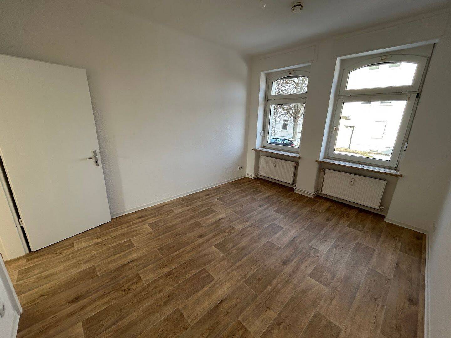 Thumbnail-Frisch renoviert! Helle 3-Zimmer-Wohnung im Erdgeschoss!