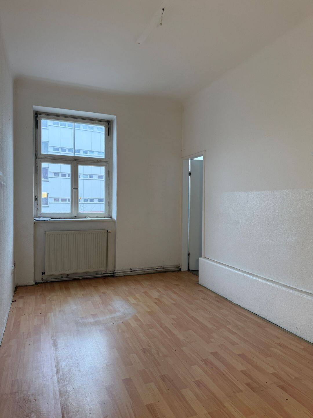 Thumbnail-Bezugsfreie 2-Zimmer-Gewerbefläche in attraktiver, belebter Lage unweit des Tempelhofer Hafens!