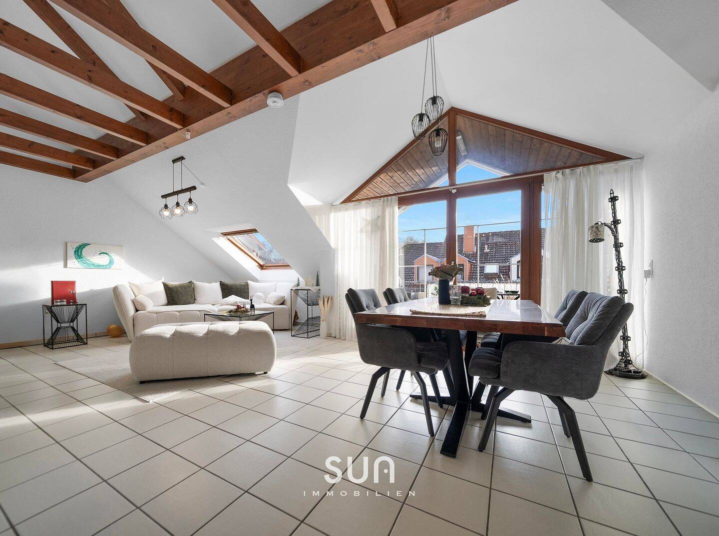 Thumbnail-TRAUMWOHNUNG IN KÖNIGSTÄDTEN - lichtdurchflutete Dachgeschosswohnung mit exklusivem Flair