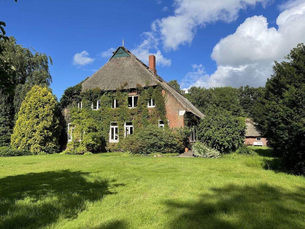 Thumbnail-Großzügiges Anwesen unter Reet mit großem parkähnlichem Grundstück - vielseitig nutzbar.