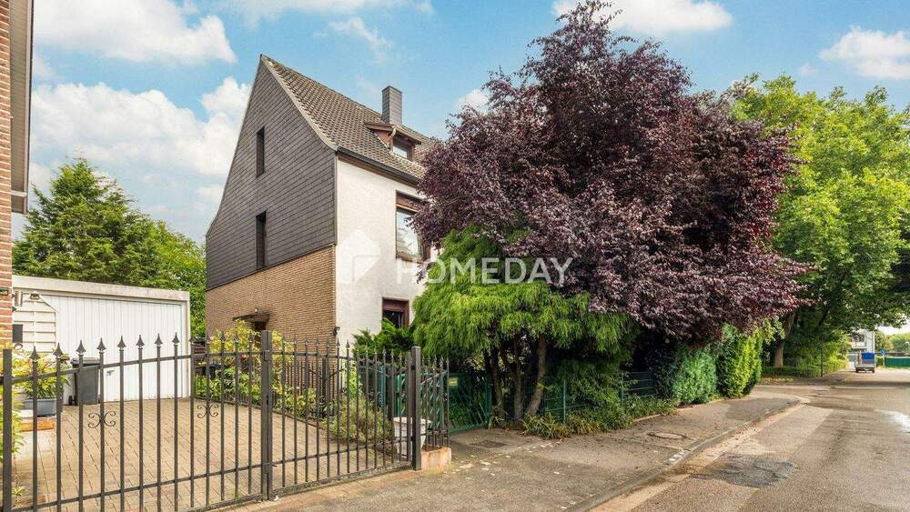 Thumbnail-Charmante DG-Wohnung mit Gestaltungsspielraum & Tageslichtbad - ideal für Paare oder kleine Familien