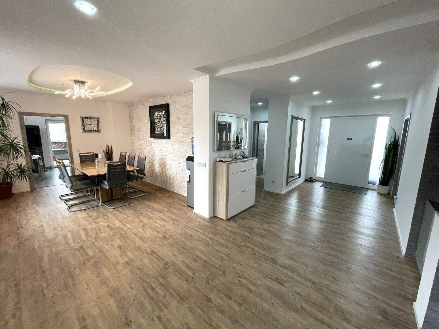 Thumbnail-Exklusives, modernes 1-2 Familienhaus inkl. schöner EBK, Möbel, Kamin, Sauna, 2 Terrassen, Traumgarten, etc.