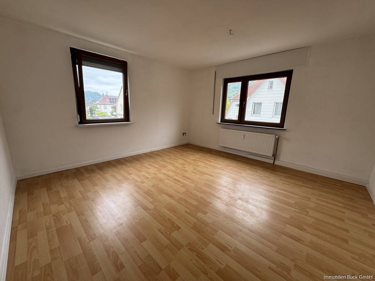 Thumbnail-Viel Platz für die ganze Familie. Helle und freundliche Wohnung auf 2 Etagen mit Gartenanteil.