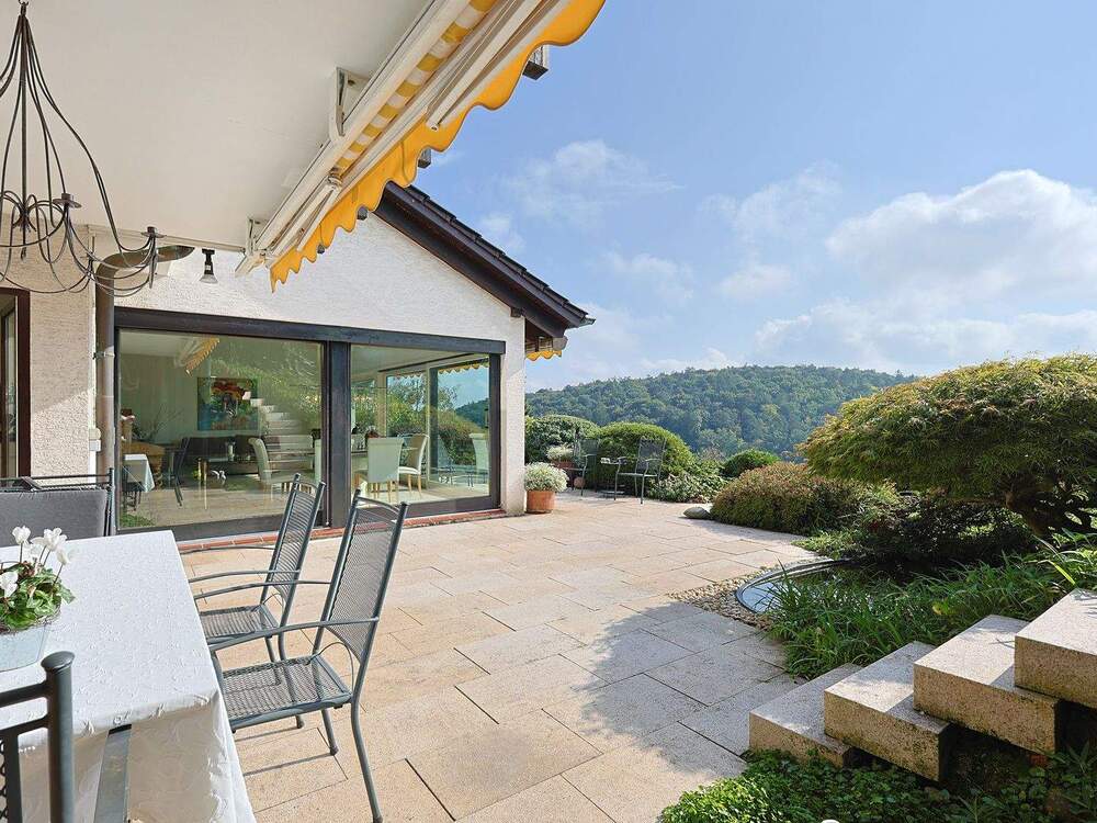 Thumbnail-Architektur trifft Wohnkomfort - einzigartiges Einfamilienhaus mit Sonnenterrasse und Waldpanorama