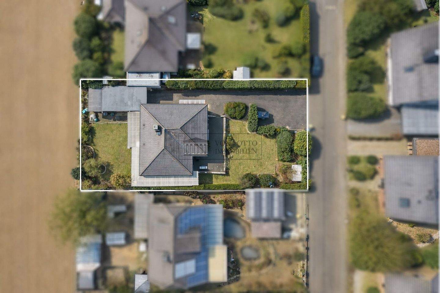 Thumbnail-Modernisierte Familien-Oase mit großzügigem Garten