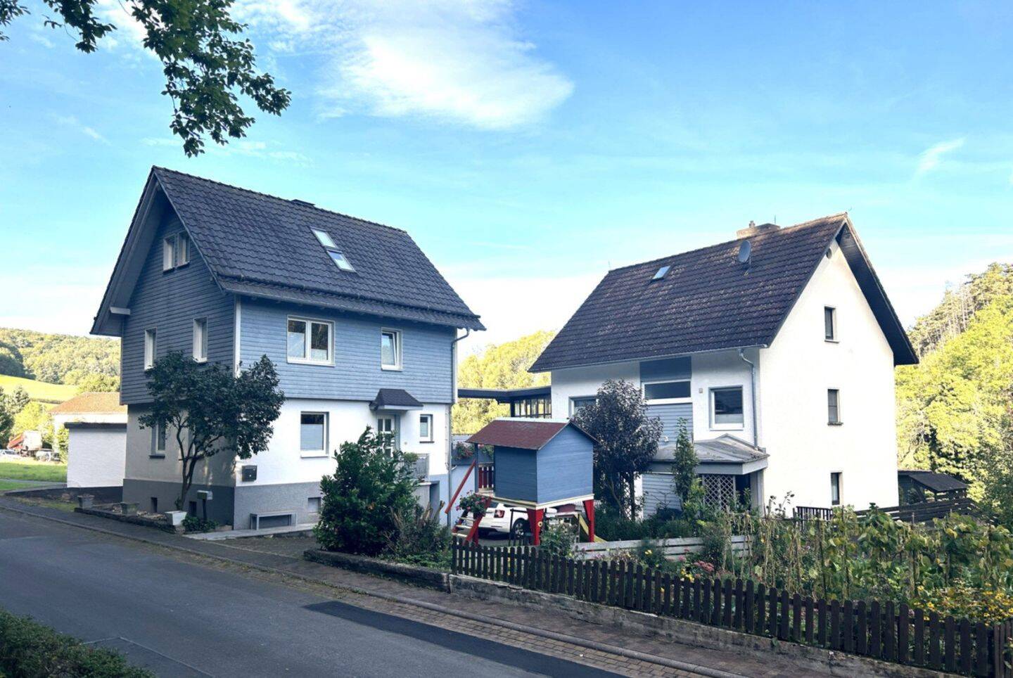 Thumbnail-2 Häuser freistehend Ortsrandlage