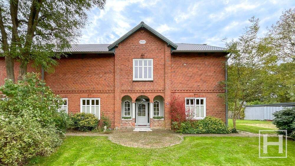 Thumbnail-Charmantes Zweifamilienhaus mit vielfältigen Möglichkeiten