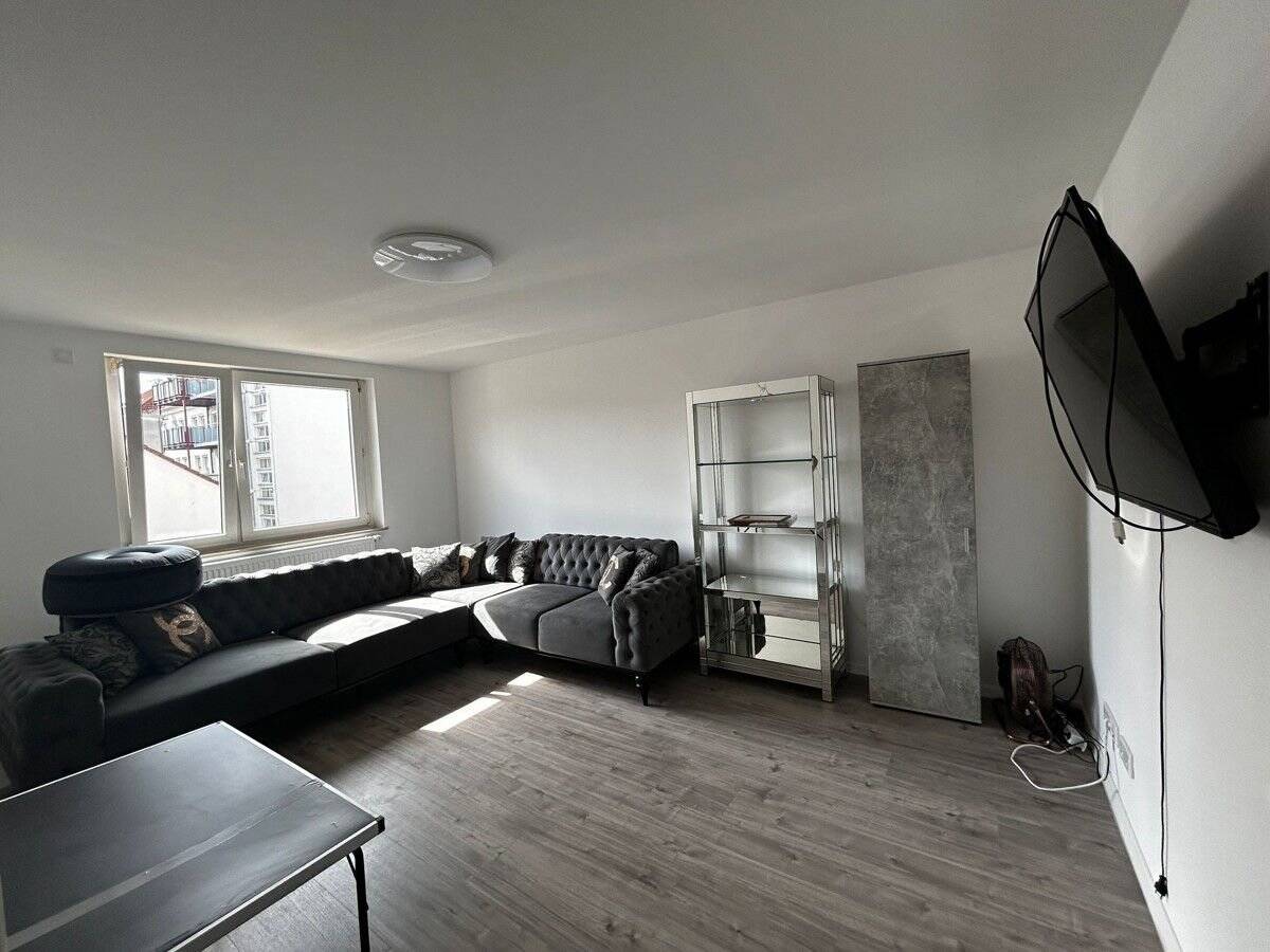 Thumbnail-Zwei nebeneinanderliegende, frisch sanierte 2-Zimmer-Wohnungen auf gleicher Etage im Süden Nürnbergs