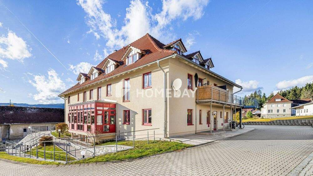 Thumbnail-Vielseitig nutzbares MFH mit Pflegeeinrichtung & Wohnungen in ruhiger Aussichtslage