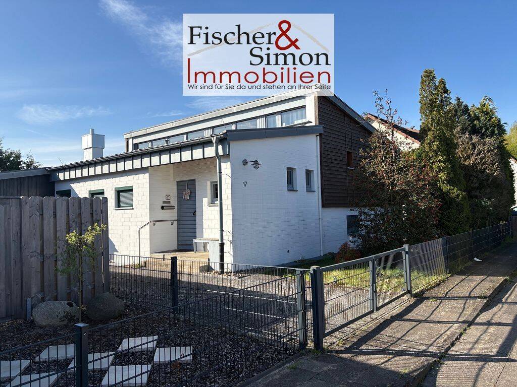 Thumbnail-Nienburg-besonderes Architektenhaus auf mehreren Ebenen mit erneuertem, gedämmtem Zinkdach