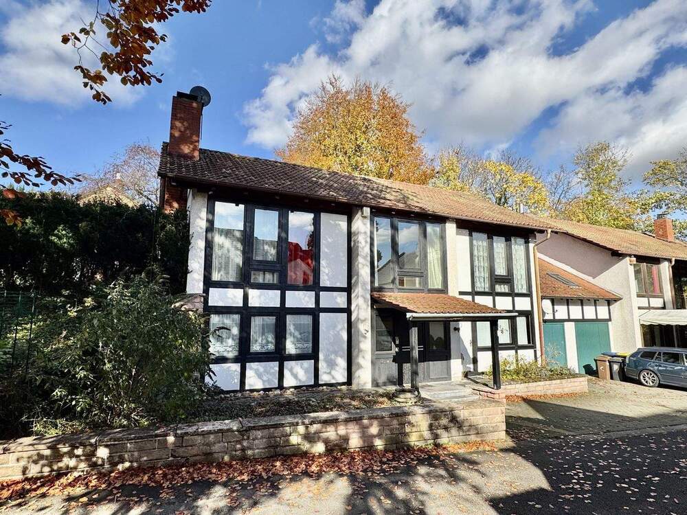 Thumbnail-KL-Nähe Japanischer Garten - Wohnhaus mit sonnigem Garten, Garage & Einliegerwohnung in bester Lage