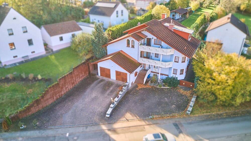 Thumbnail-Schickes Wohnhaus mit reichlich Platz und großem Grundstück!