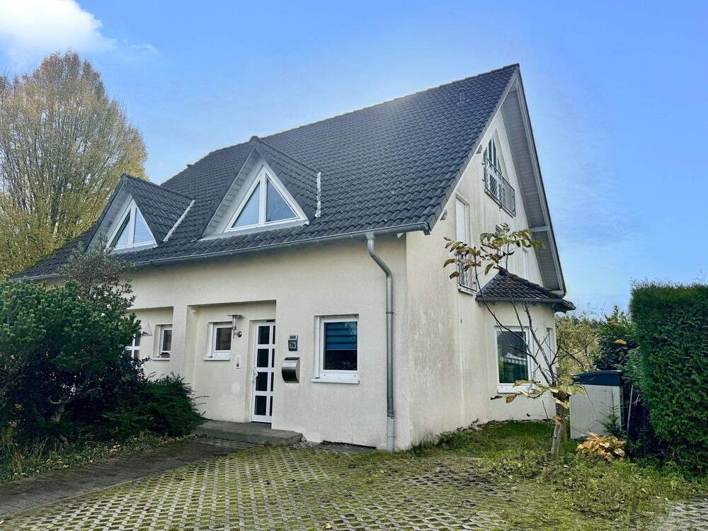 Thumbnail-Stelzenberg: Gepflegte Doppelhaushälfte mit Einbauküche und schönem Garten