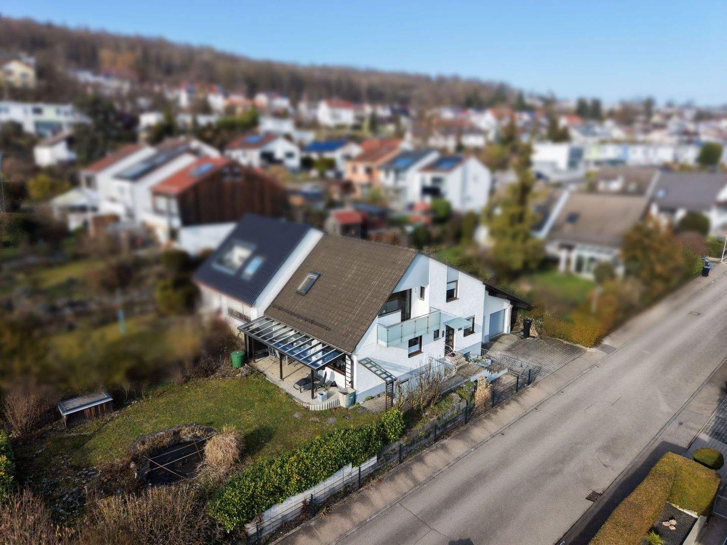 Thumbnail-Charmante Doppelhaushälfte mit offener Wohnatmosphäre in Oberelchingen