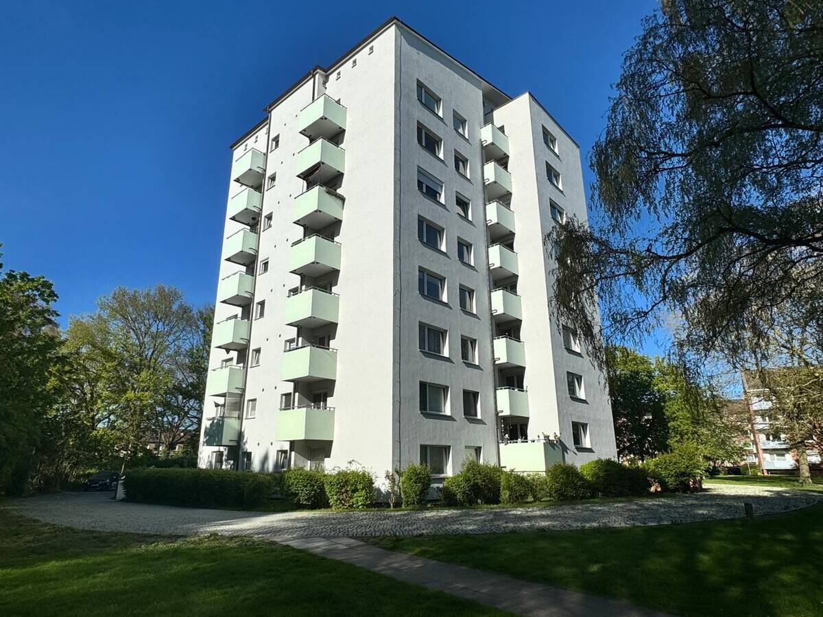 Thumbnail-Helle 2-Zimmer-Eigentumswohnung mit Balkon in Lübeck St. Lorenz-Nord (Musikerviertel)