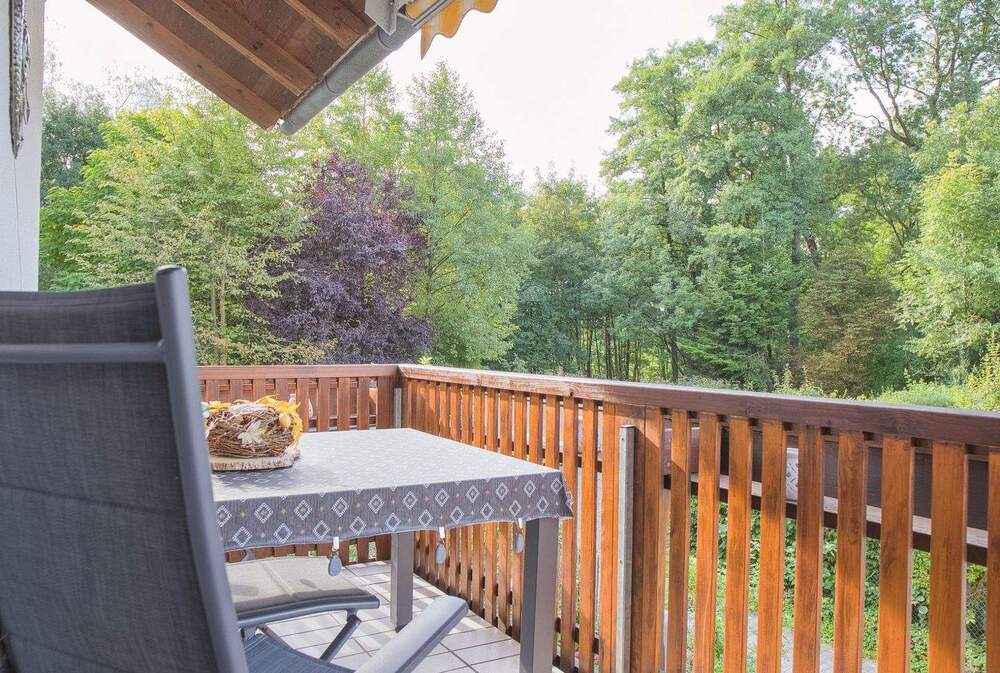 Thumbnail-Lichtdurchflutete 2-Zimmer-Wohnung mit zwei Balkonen und Blick ins Grüne