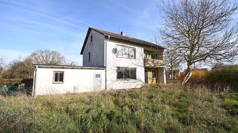 Thumbnail-Erst die Sanierung, dann das (Wohn)Vergnügen! Wohnhaus mit großem Grundstück in Schnufenhofen