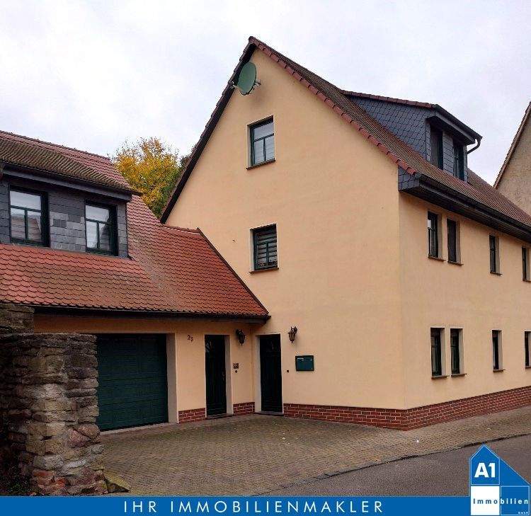 Thumbnail-Burgnähe in Wettin: Komfortables Einfamilienhaus mit Einliegerwohnung, Garage und Pool