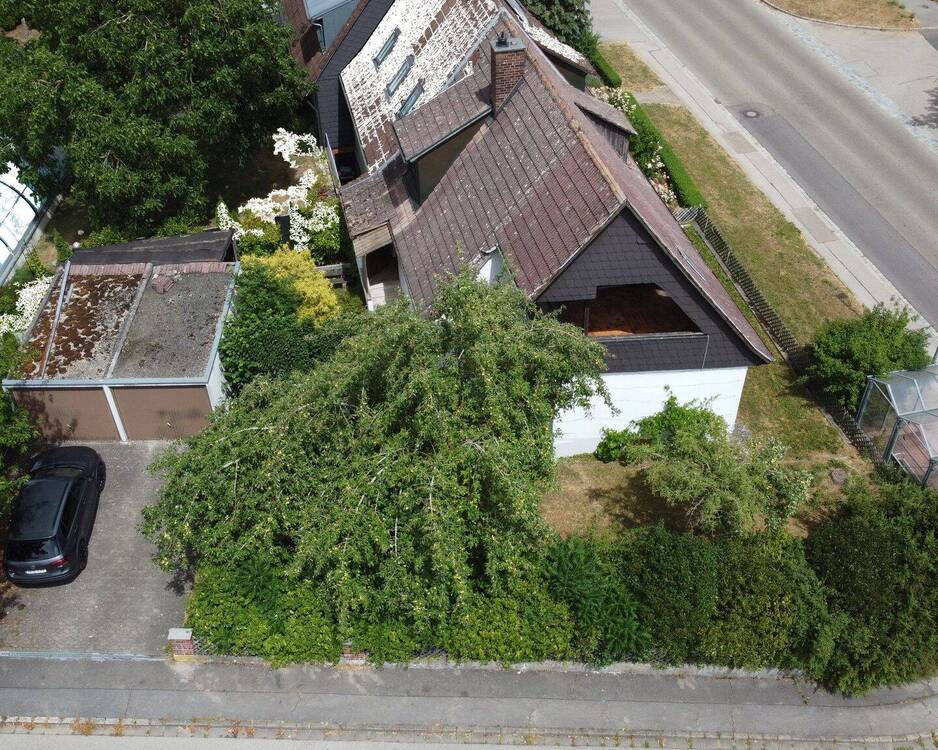 Thumbnail-Doppelhaushälfte mit zwei Garagen in 91578 Leutershausen