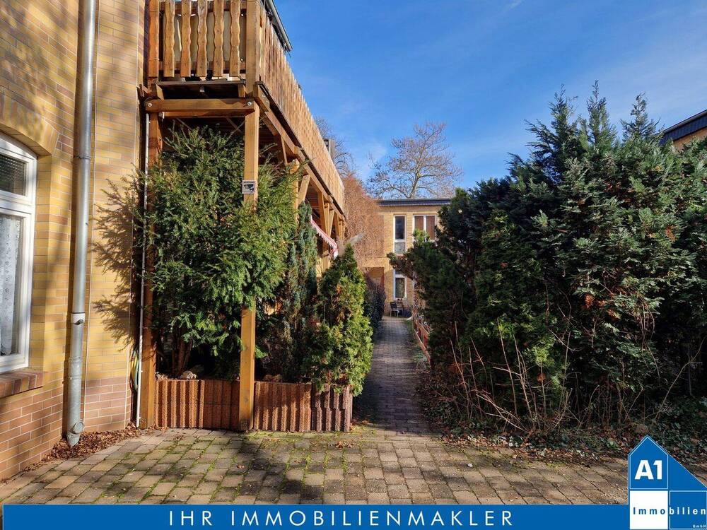 Thumbnail-Toplage von Halle (Saale) - Giebichenstein - Zentrale 3-Zimmer-Wohnung mit idyllischem Innenhof und Stellplatz