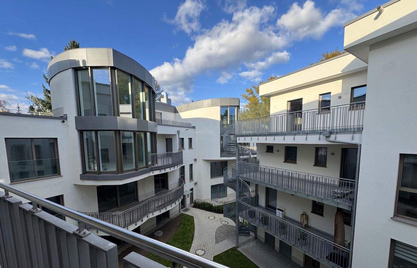 Thumbnail-Fürth-Dambach: Sehr hochwertige und großzügige 3-Zimmerwohnung mit Balkon Erstbezug