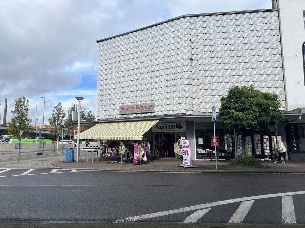 Thumbnail-Große Gewerbeimmobilie über 3 Etagen im Herzen von Völklingen zu verkaufen