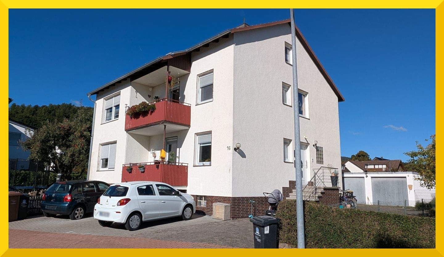 Thumbnail-[Veckerhagen] Modernisiertes Zweifamilienhaus mit Balkonen, Terrasse, Garten und Garage