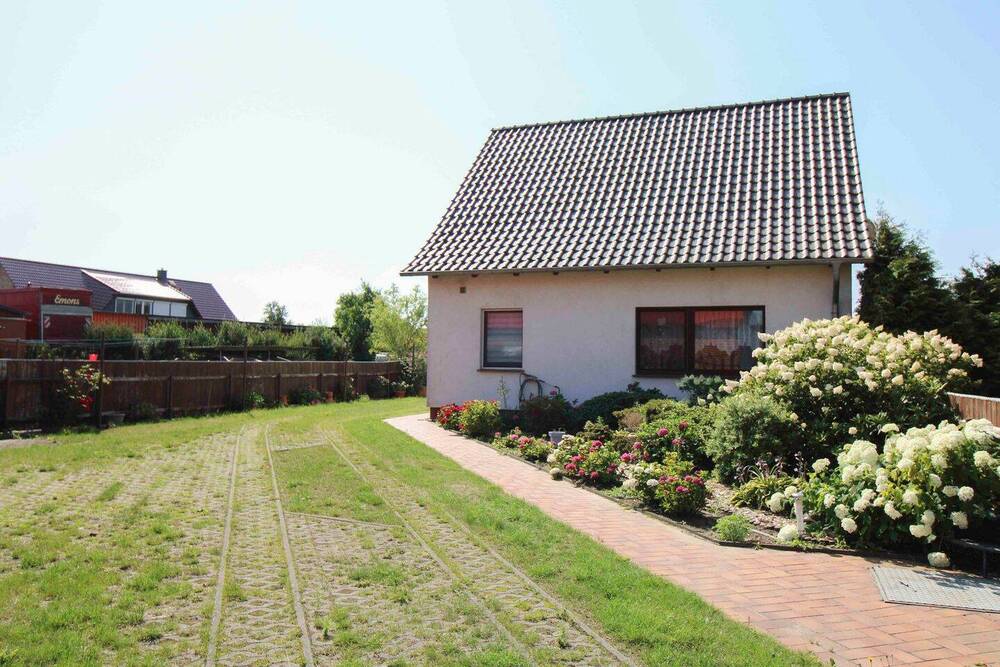 Thumbnail-Einfamilienhaus plus Einliegerwohnung im Nebengelaß - 10 Gehminuten zum Stettiner Haff