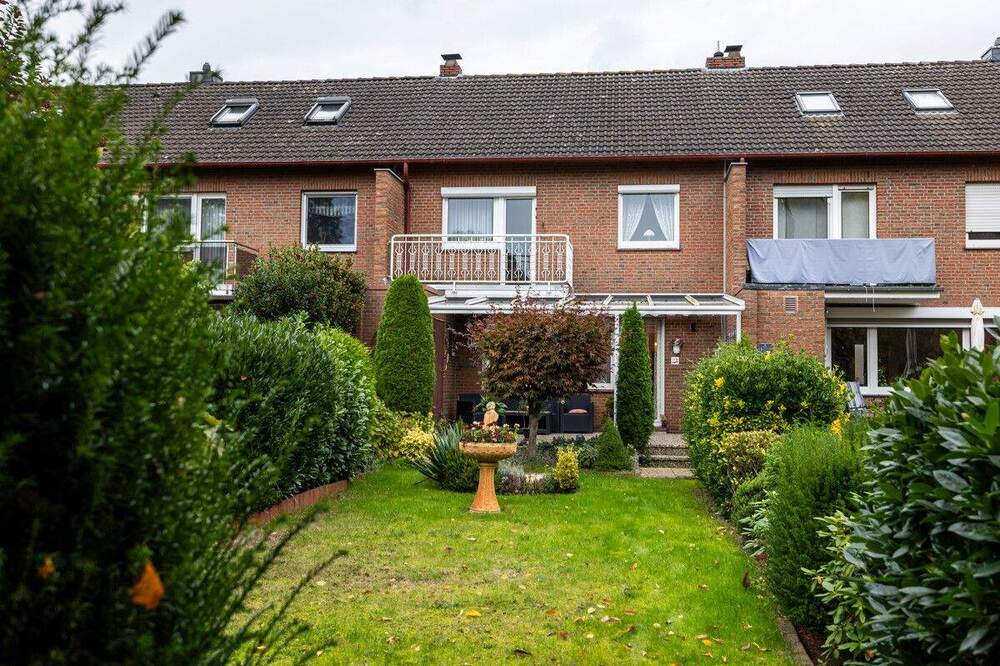 Thumbnail-*** RMH - liebevoller GARTEN mit TERRASSE - DACHBODEN + TEILKELLER + GARAGE - 4 ZKB ***