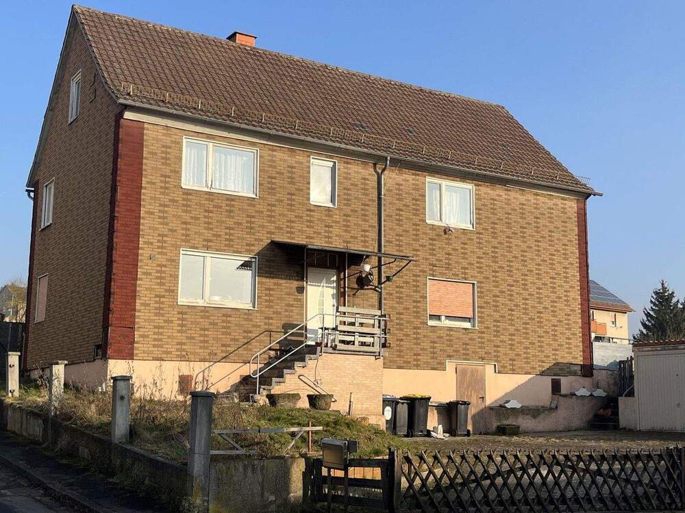 Thumbnail-Großes Haus mit großem Grundstück