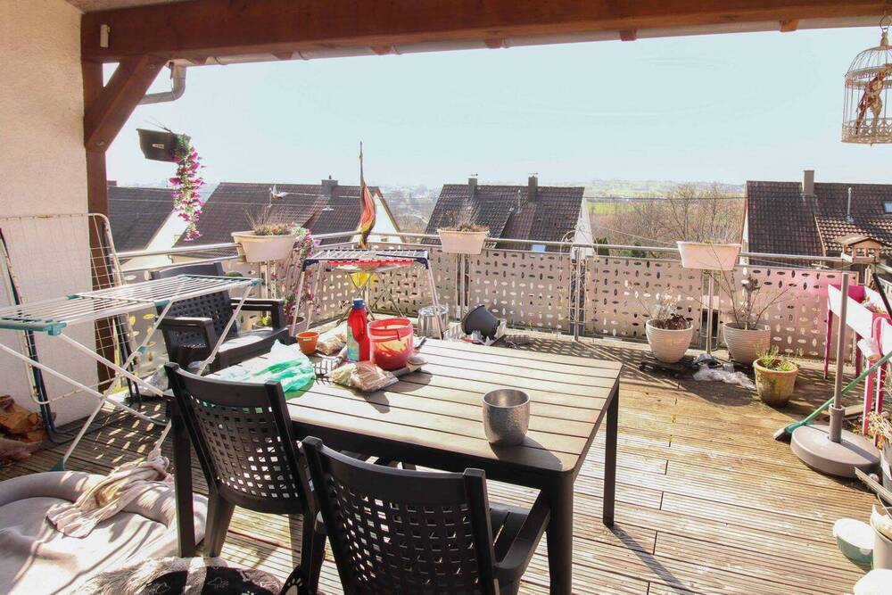 Thumbnail-DHH mit großem Garten, Balkon und Garage