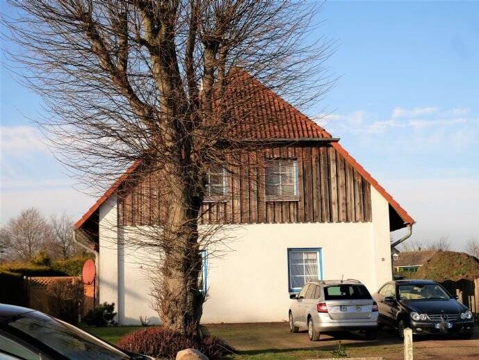 Thumbnail-Vermietetes Zweifamilienhaus in ruhiger Lage, in der Nähe von Oldenburg