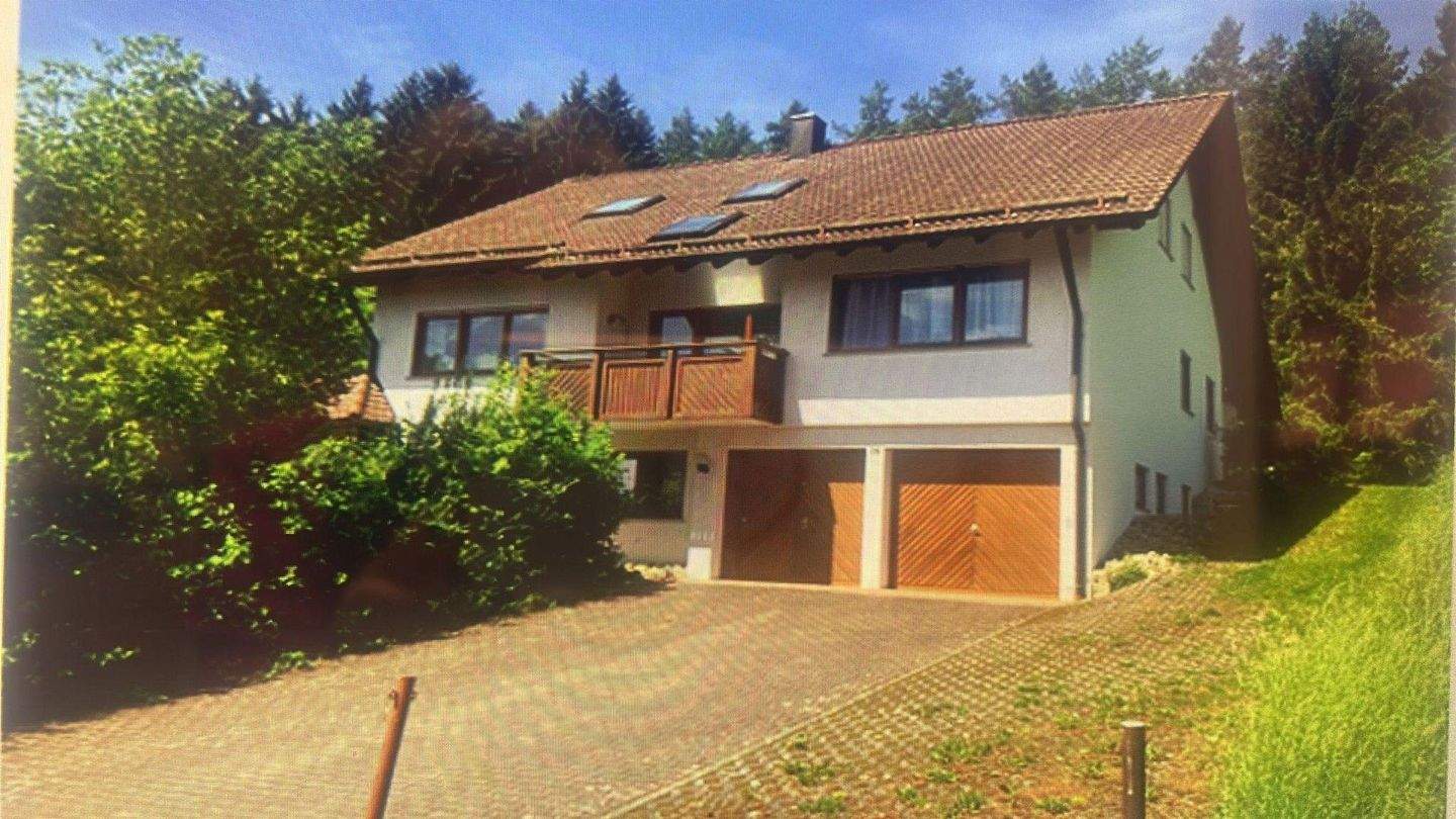 Thumbnail-Haus mit viel Licht, Platz und Aussicht. Auch als Generationenhaus oder mit Praxis geeignet.