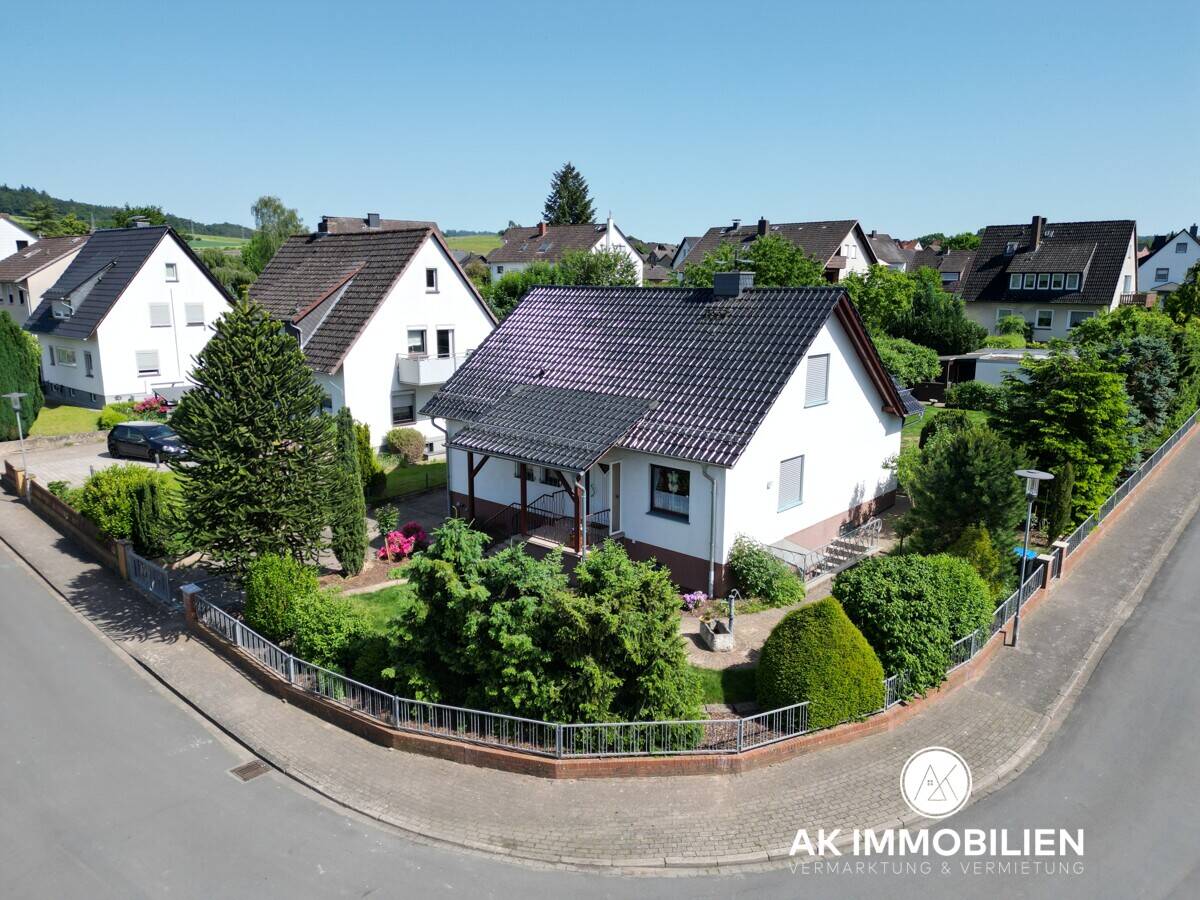 Thumbnail-Solides Einfamilienhaus in ruhiger Lage von Hastenbeck - gepflegte Substanz mit Ausbaupotenzial