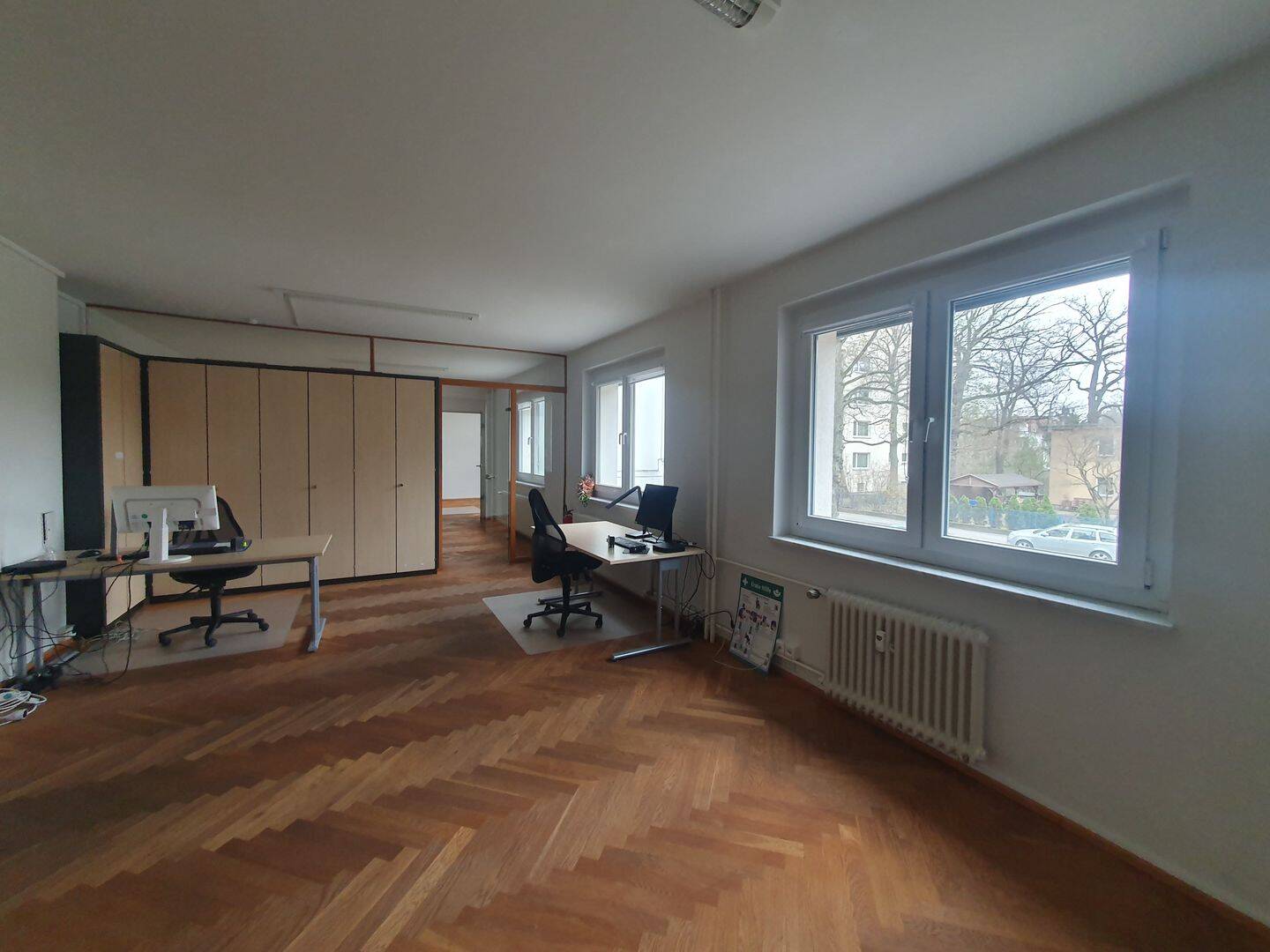 Thumbnail-hell + zentral + nahe S-Bahnhof --- Büro Praxisfläche + Stellplatz