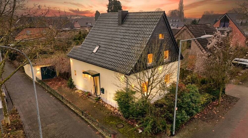 Thumbnail-EINFAMILIENHAUS MIT ENTWICKLUNGSPOTENTIAL IN KLEVE ZU KAUFEN!