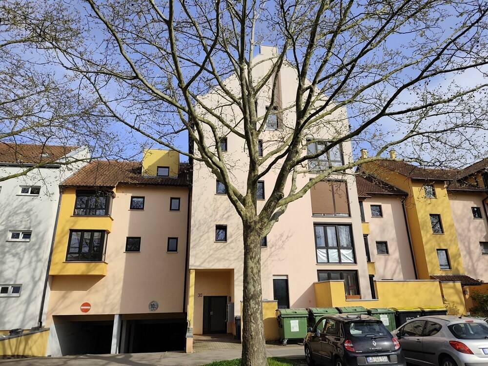 Thumbnail--Stotzgebiet- Interessante 2,5 Zi.Wohnung mit Balkon, kl.Wintergarten + TG-Stellplatz