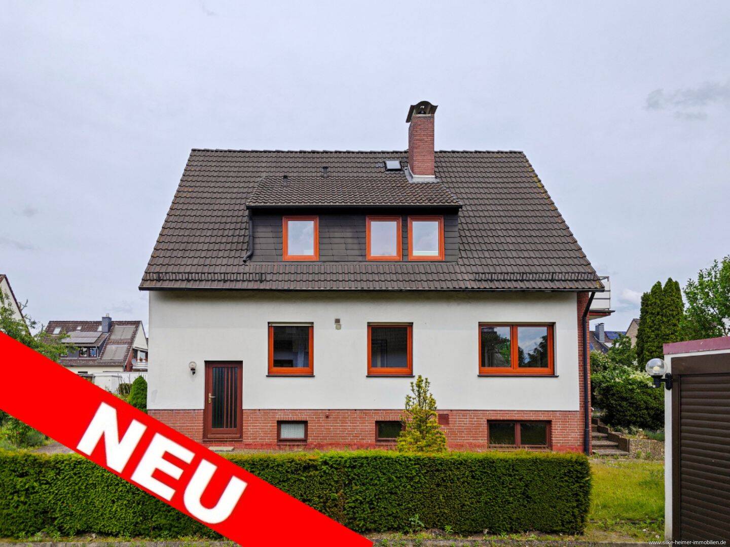 Thumbnail-!! Freistehendes Ein-bis Zweifamilienhaus mit 2 Garagen in gefragter und ruhiger Lage von Grambke !!