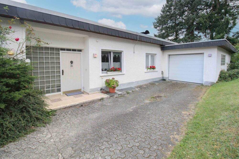 Thumbnail-Wohnen mit Sonne & Weitblick: Ihr Einfamilienhaus in Heidenrod mit zwei Terrassen und großem Balkon