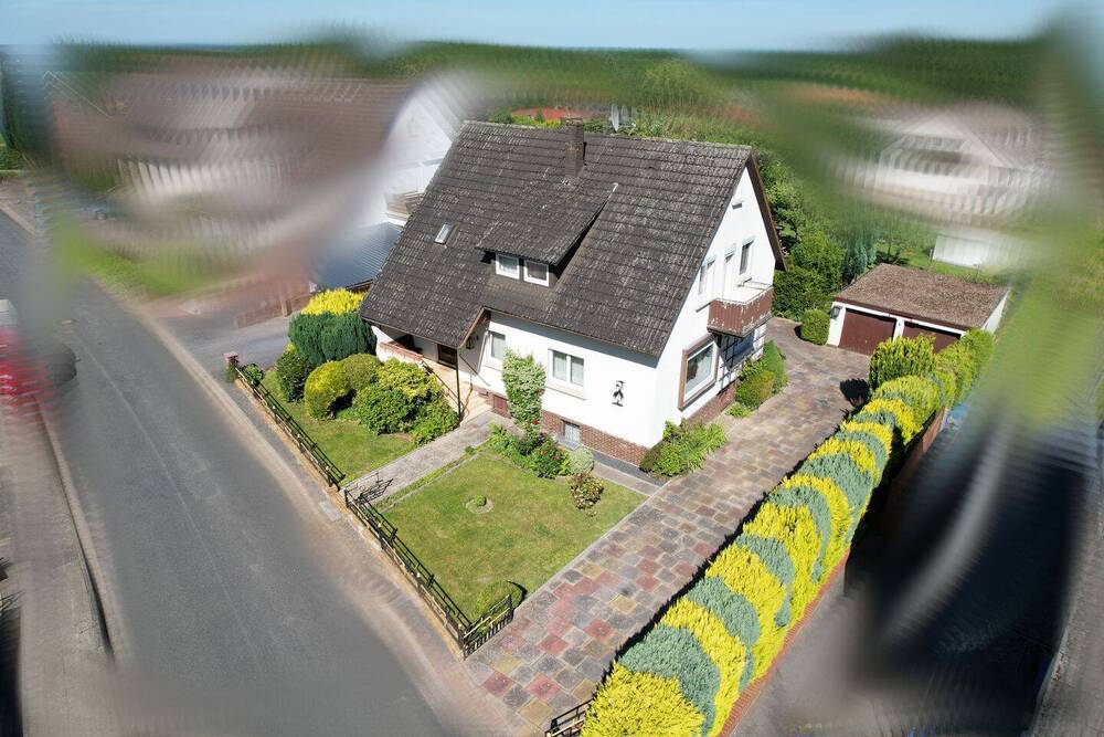 Thumbnail-Großzügiges Einfamilienhaus mit 968 m² Grundstück und viel Gestaltungsspielraum