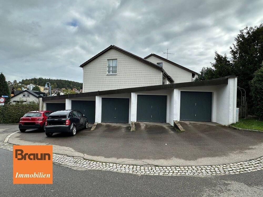 Thumbnail-Solide, helle 2-Zimmer-Dachgeschoss-Wohnung in St. Georgen, inklusive Einbauküche