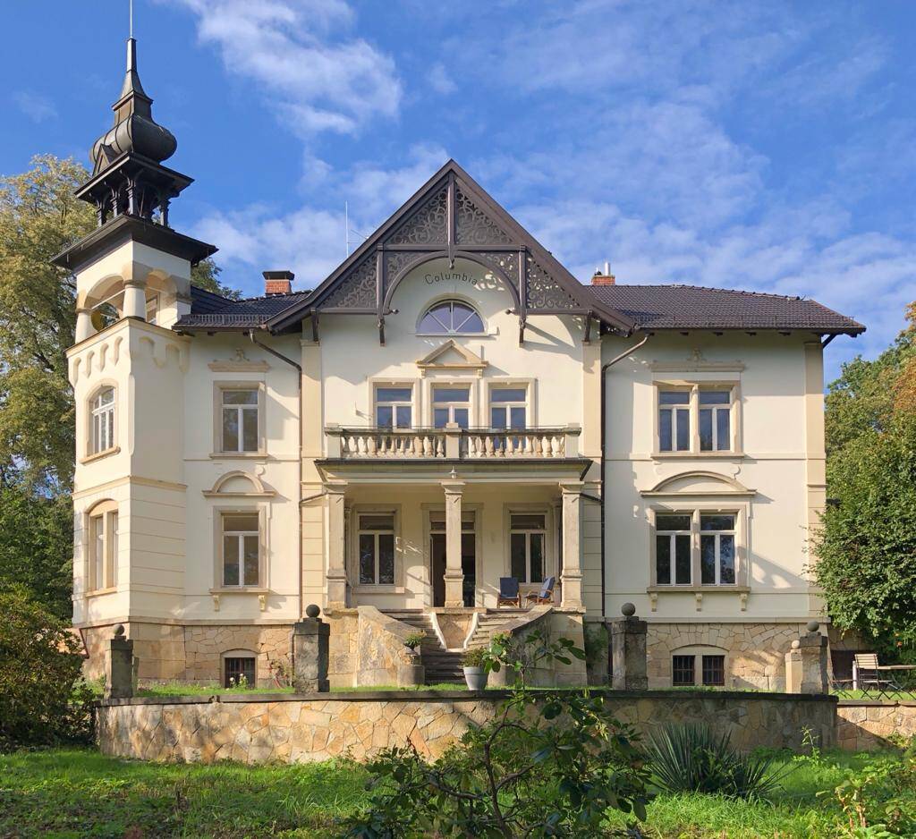 Thumbnail-Wunderschöne 4-Zimmerwohnung mit Balkon und Ausblick in exponierter Lage von Radebeul-West