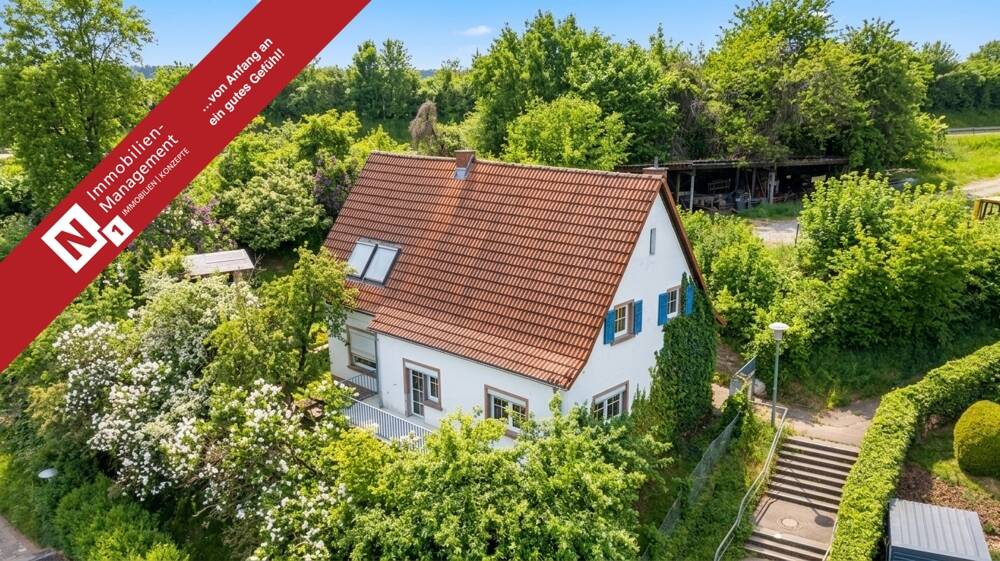 Thumbnail-Einfamilienhaus mit Garage und großem Eigentumsgrundstück in Toplage