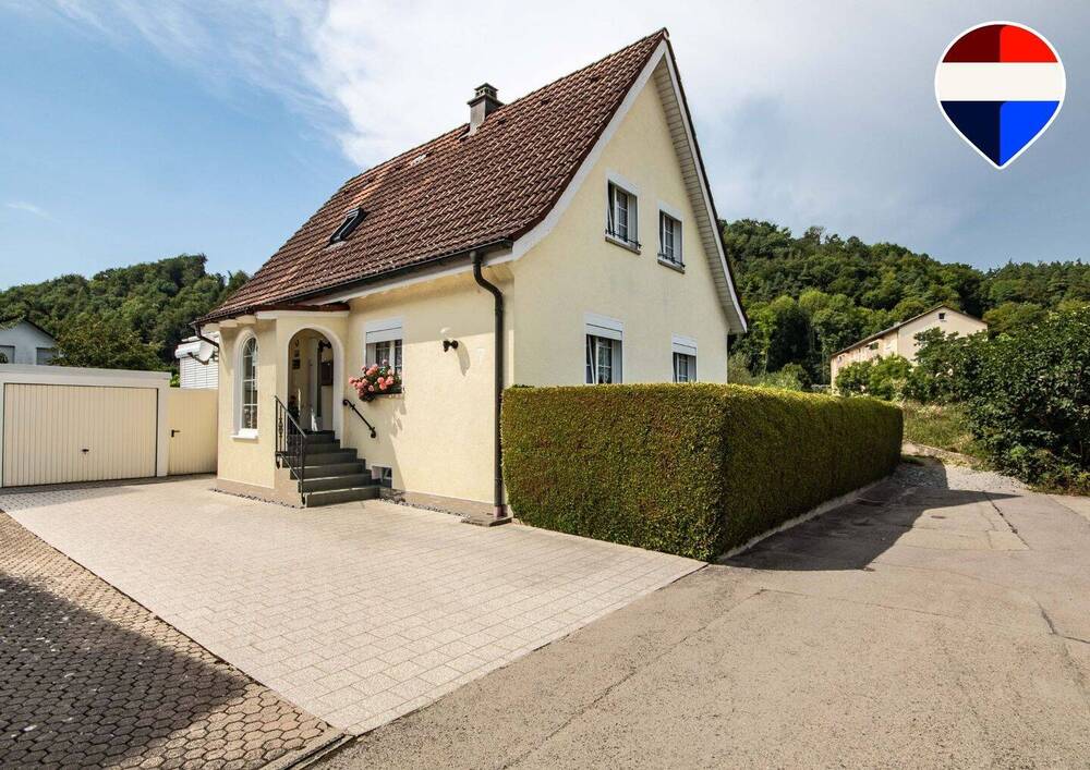 Thumbnail-Freistehendes Einfamilienhaus mit schönem Garten in ruhiger Lage von Wutöschingen